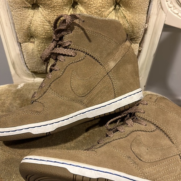 NEW Suede Taupe Nike Sneaker Wedges 6 “Sky High Dunk” 2014 - Picture 8 of 8